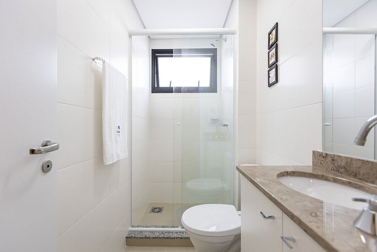 Studio com sacada no centro