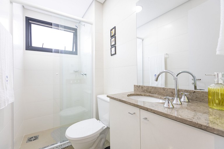 Studio com sacada no centro