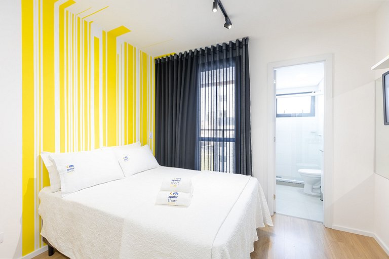 Studio com sacada no centro