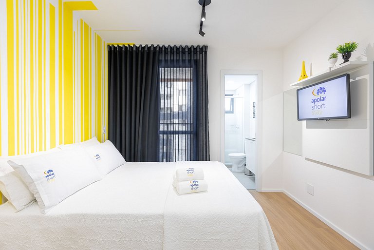 Studio com sacada no centro