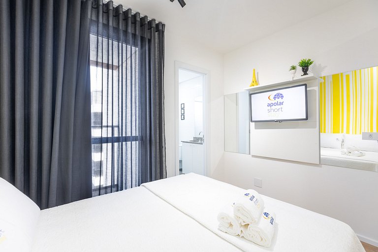 Studio com sacada no centro