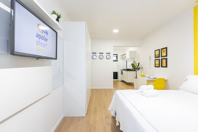 Studio com sacada no centro