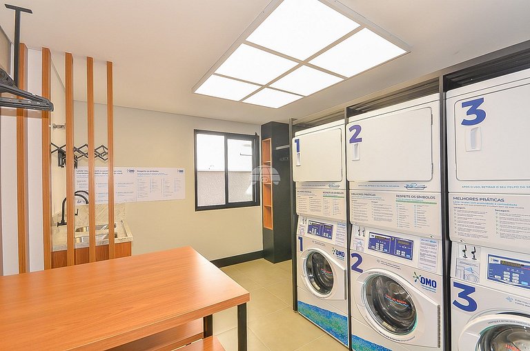 Apartamento finamente decorado, no Centro de Curitiba, até 2