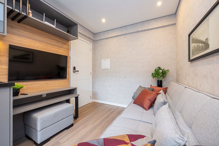 Studio com Sacada no Centro