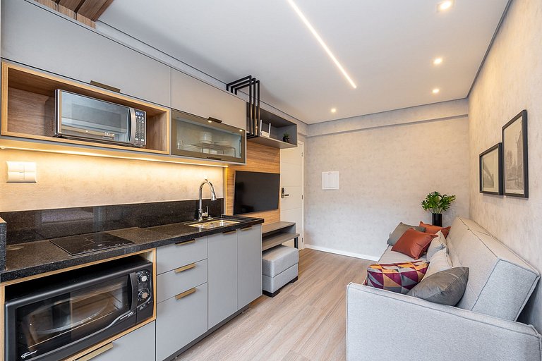 Studio com Sacada no Centro