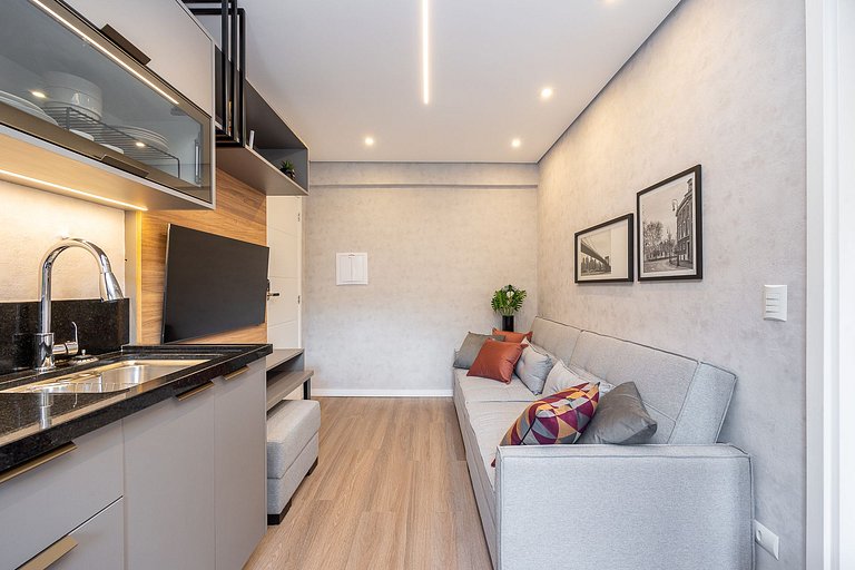 Studio com Sacada no Centro