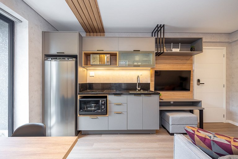 Studio com Sacada no Centro