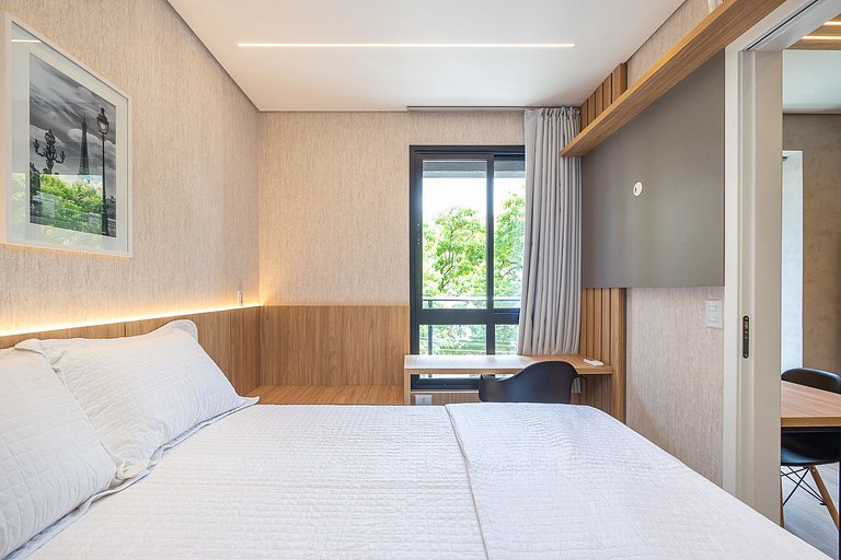 Studio com Sacada no Centro