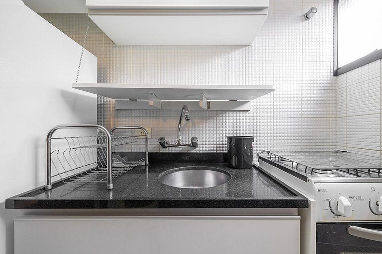 Studio com sacada Alto da Glória