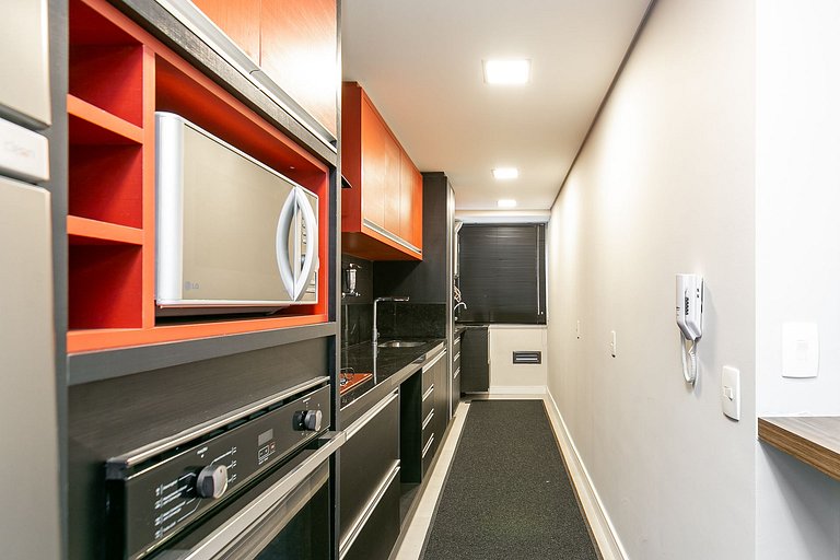 Apartamento com sacada e churrasqueira