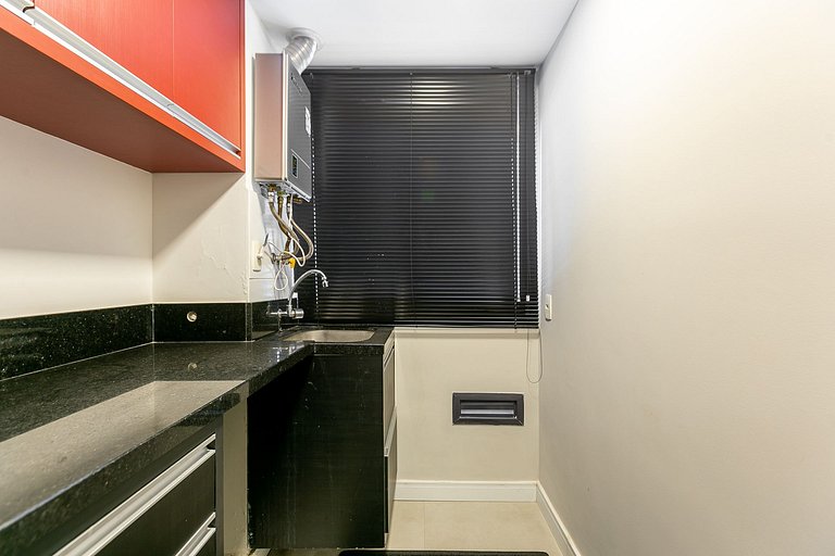 Apartamento com sacada e churrasqueira