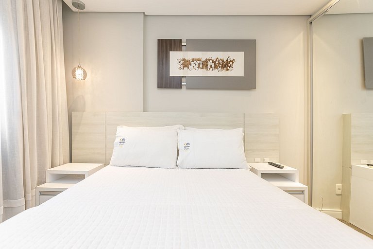 Apartamento com sacada e churrasqueira