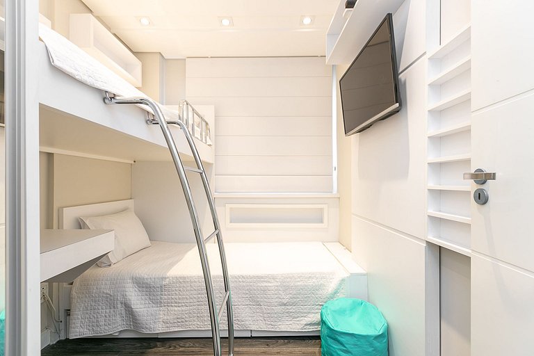 Apartamento com sacada e churrasqueira