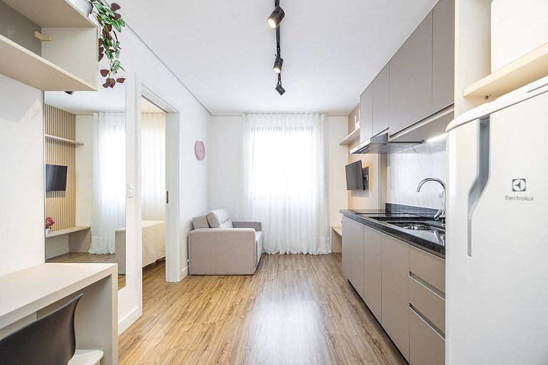 Apartamento finamente decorado no Centro de Curitiba, até 3
