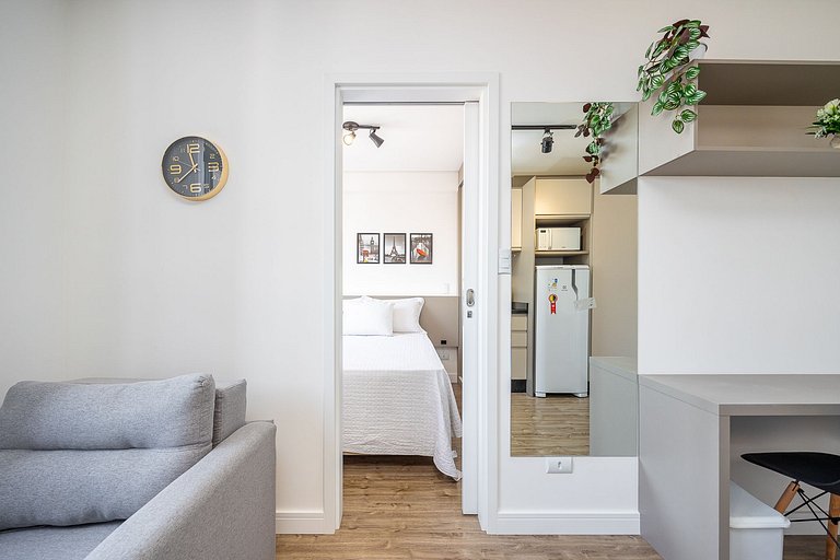 Apartamento finamente decorado no Centro de Curitiba, até 3