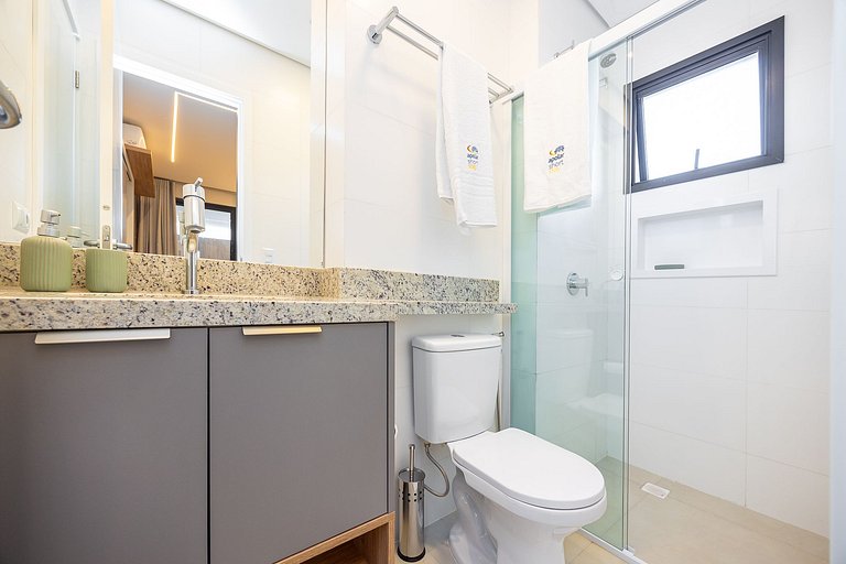 Apartamento finamente decorado no Centro de Curitiba, até 3