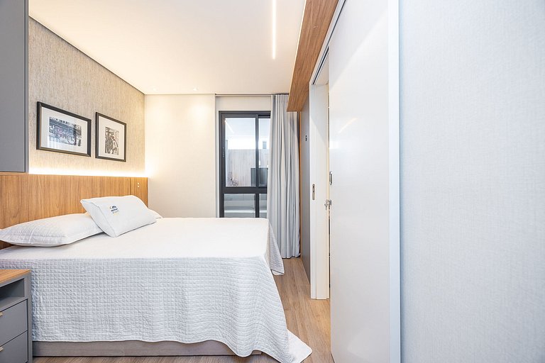 Apartamento finamente decorado no Centro de Curitiba, até 3