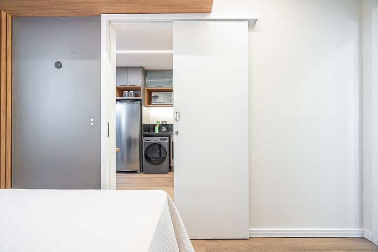 Apartamento finamente decorado no Centro de Curitiba, até 3