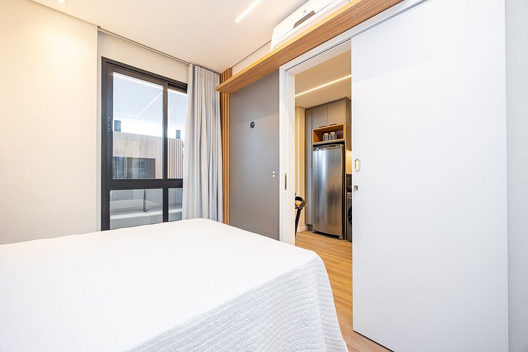 Apartamento finamente decorado no Centro de Curitiba, até 3
