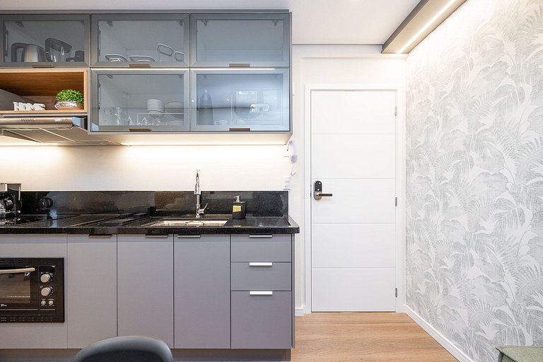 Apartamento finamente decorado no Centro de Curitiba, até 3