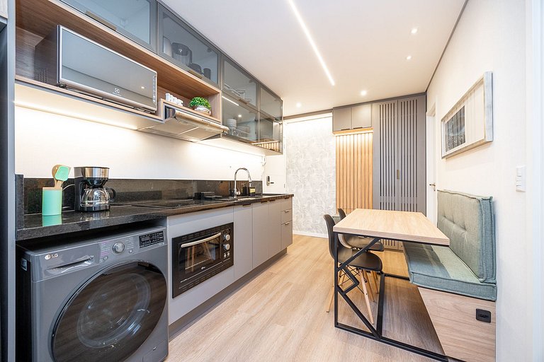 Apartamento finamente decorado no Centro de Curitiba, até 3