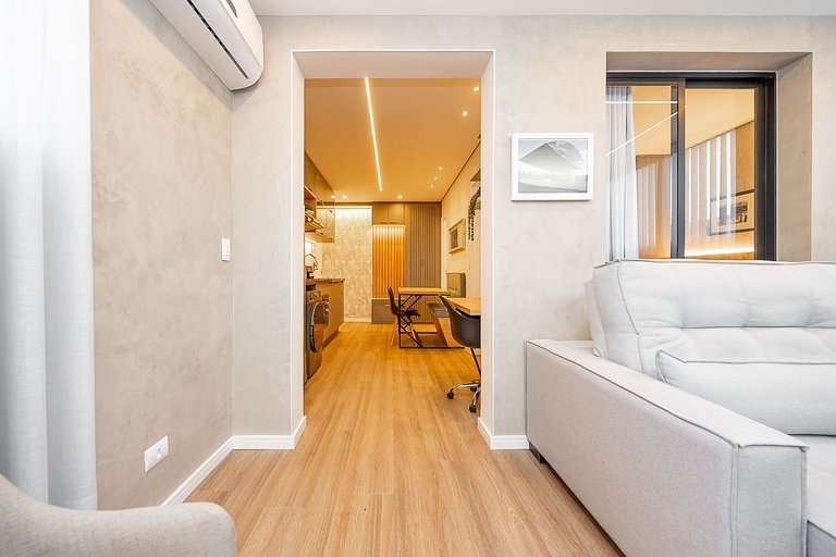 Apartamento finamente decorado no Centro de Curitiba, até 3