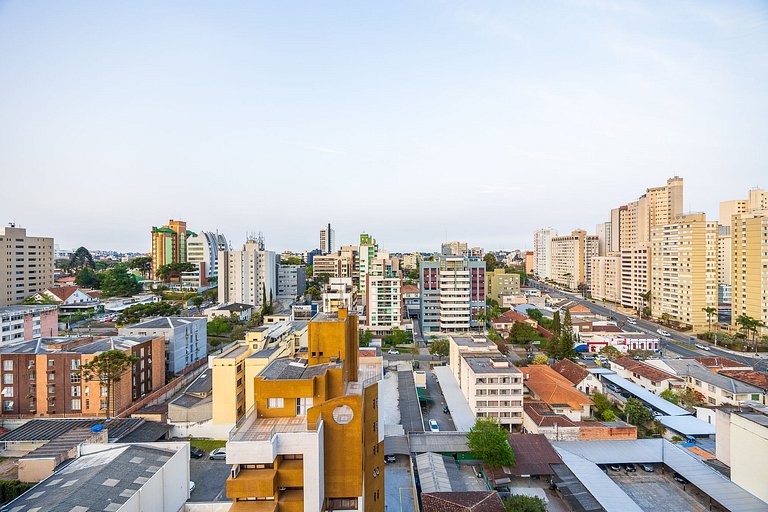 Apartamento finamente decorado, no Centro de Curitiba, até 2