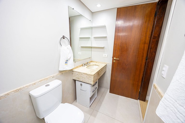 Apartamento finamente decorado, no Centro de Curitiba, até 2