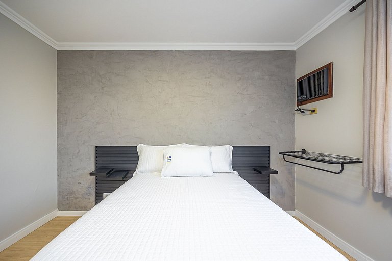 Apartamento finamente decorado, no Centro de Curitiba, até 2