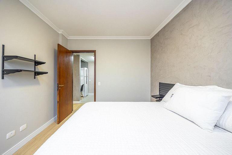 Apartamento finamente decorado, no Centro de Curitiba, até 2