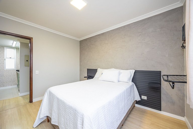 Apartamento finamente decorado, no Centro de Curitiba, até 2