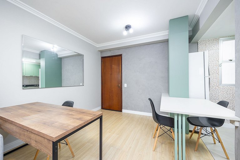 Apartamento finamente decorado, no Centro de Curitiba, até 2
