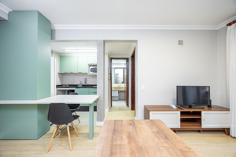 Apartamento finamente decorado, no Centro de Curitiba, até 2