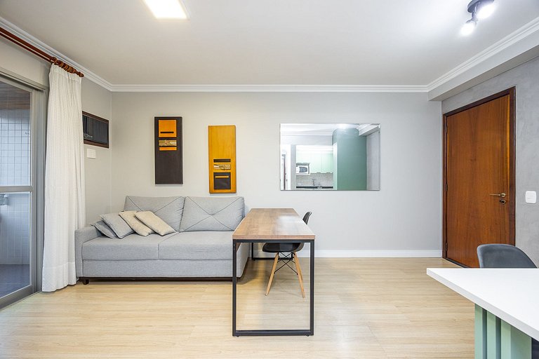 Apartamento finamente decorado, no Centro de Curitiba, até 2