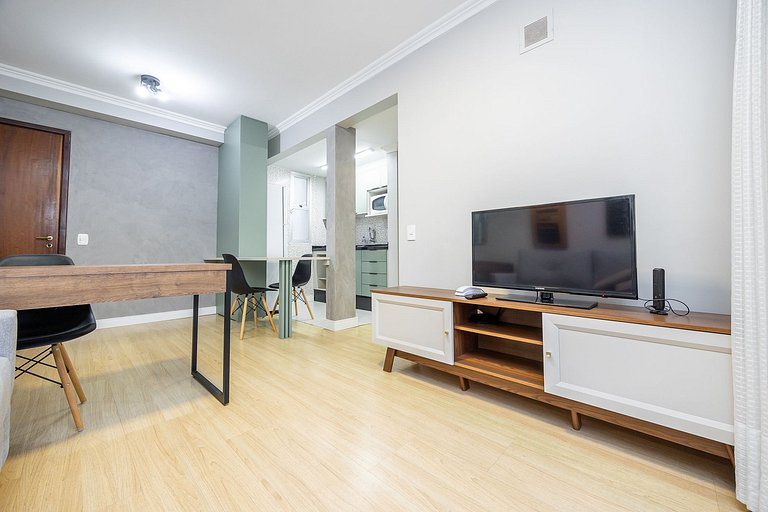 Apartamento finamente decorado, no Centro de Curitiba, até 2