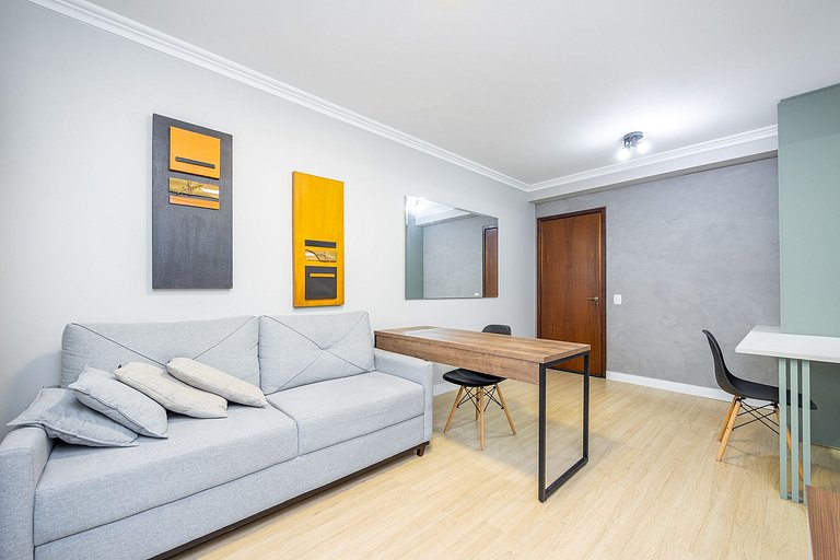 Apartamento finamente decorado, no Centro de Curitiba, até 2