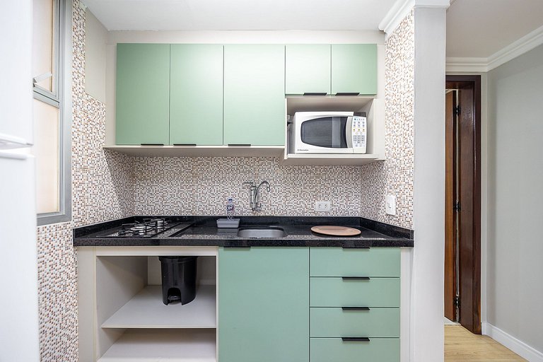 Apartamento finamente decorado, no Centro de Curitiba, até 2