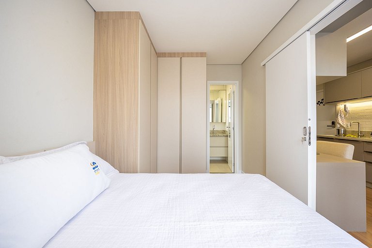 Apartamento finamente decorado, no Centro de Curitiba, até 2