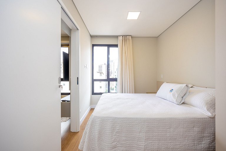 Apartamento finamente decorado, no Centro de Curitiba, até 2