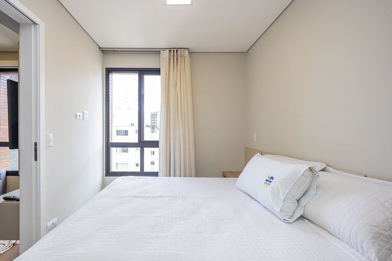 Apartamento finamente decorado, no Centro de Curitiba, até 2