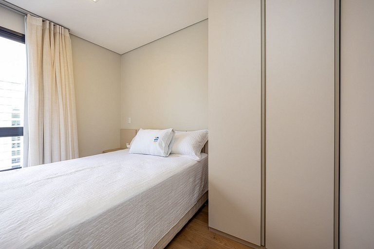 Apartamento finamente decorado, no Centro de Curitiba, até 2