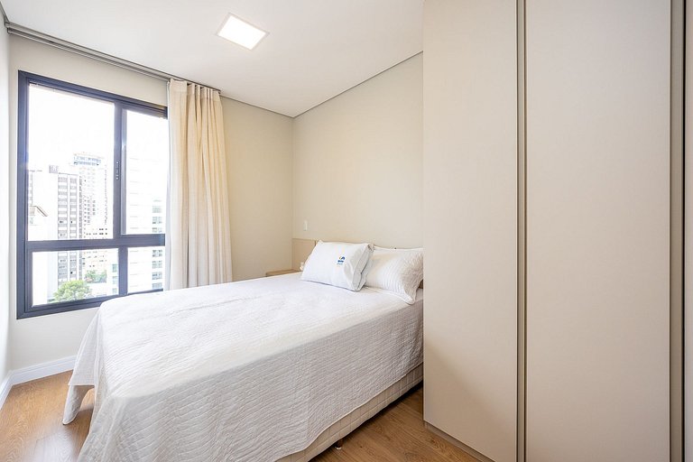 Apartamento finamente decorado, no Centro de Curitiba, até 2