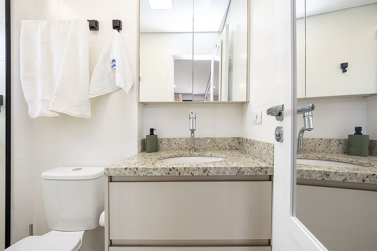 Apartamento finamente decorado, no Centro de Curitiba, até 2