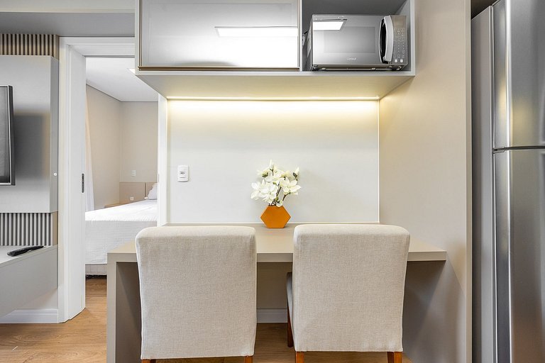 Apartamento finamente decorado, no Centro de Curitiba, até 2