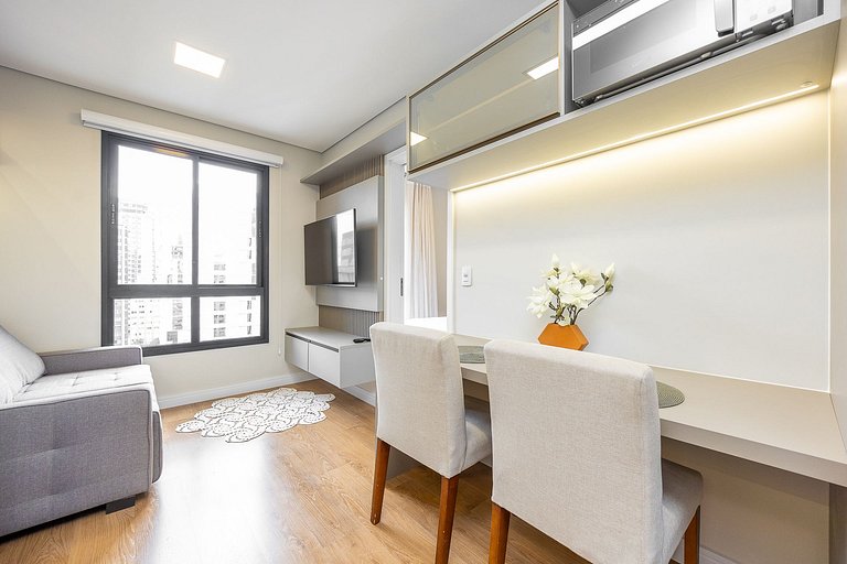 Apartamento finamente decorado, no Centro de Curitiba, até 2