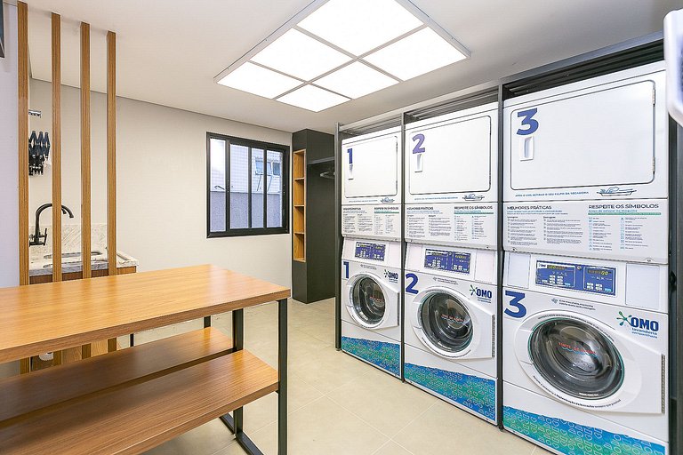 Apartamento finamente decorado, no Centro de Curitiba, até 2