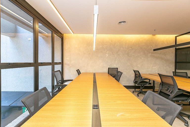 Apartamento finamente decorado, no Centro de Curitiba, até 2