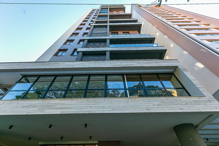 Apartamento finamente decorado, no Centro de Curitiba, até 2