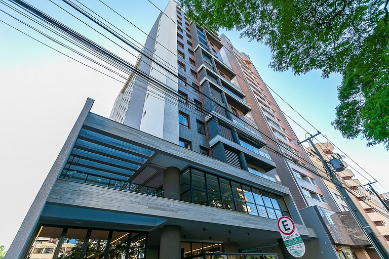 Apartamento finamente decorado, no Centro de Curitiba, até 2