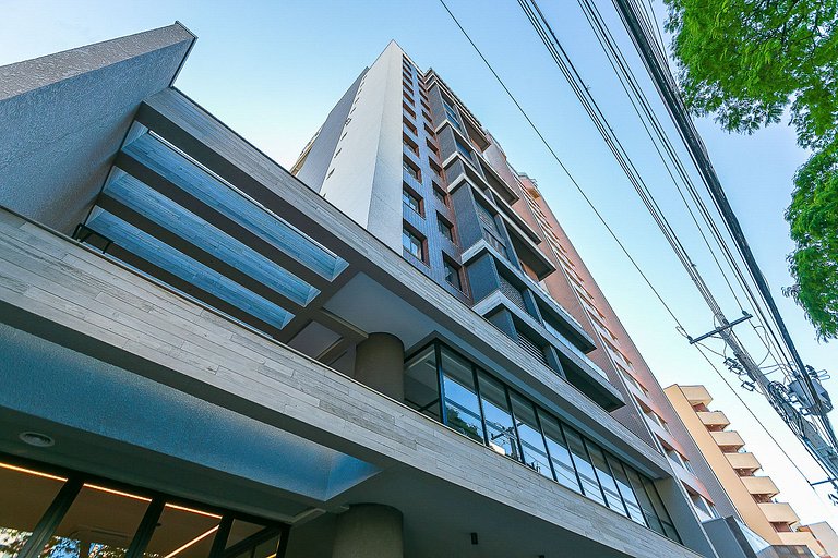 Apartamento finamente decorado, no Centro de Curitiba, até 2